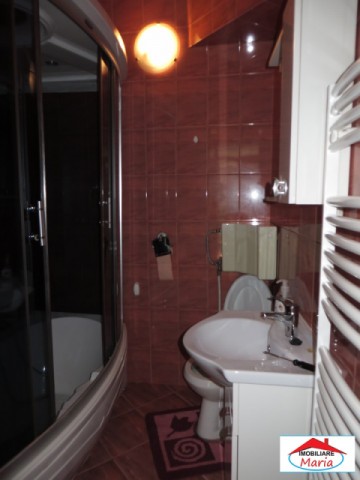 apartament-central-2-camere-cu-garaj-terasasi-curte-21772-9