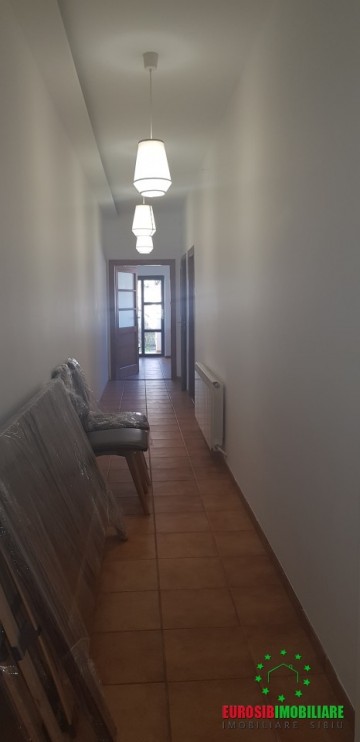 apartament-cu-2-camere-decomandate-de-inchiriat-zona-ultracentrala-9