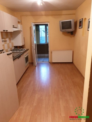 apartament-cu-3-camere-de-inchiriat-zona-strand-3