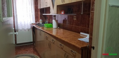 apartament-cu-3-camere-semidecomandat-zona-vasile-aaron-2