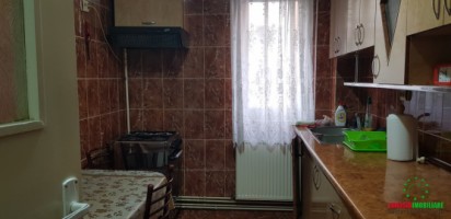 apartament-cu-3-camere-semidecomandat-zona-vasile-aaron-11