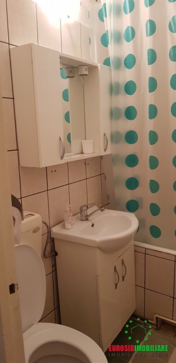 apartament-cu-3-camere-semidecomandat-zona-vasile-aaron-10