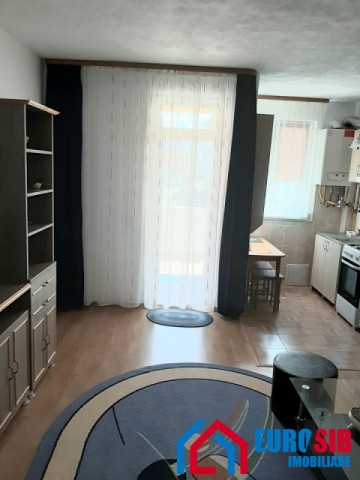 apartament-cu-2-camere-de-inchiriat-zona-calea-cisnadiei-4