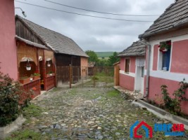 casa-la-tara-cu-curte-si-gradina-de-vanzare-in-judetul-sibiu