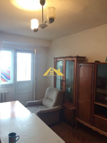 de-inchiriat-apartament-3-camere-in-cetate-2
