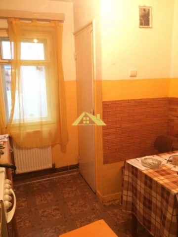 de-inchiriat-apartament-3-camere-in-cetate-6