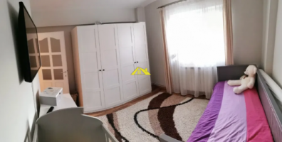 apartament-3-camere-etaj-1-cetate-strada-detunata-2