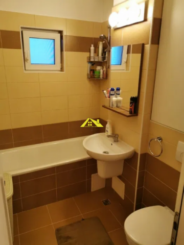 apartament-3-camere-etaj-1-cetate-strada-detunata-3