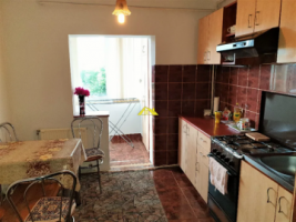 vand-apartament-2-camere-spatiosdecomandat-etaj-1-ampoi-3-2