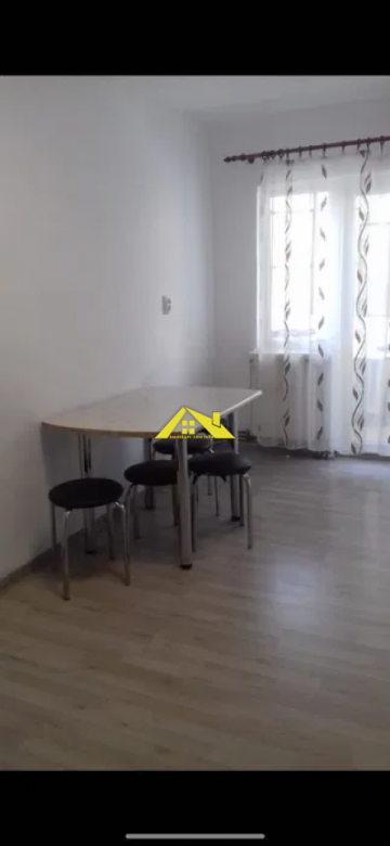 inchiriez-apartament-cetate-langa-mercur-2