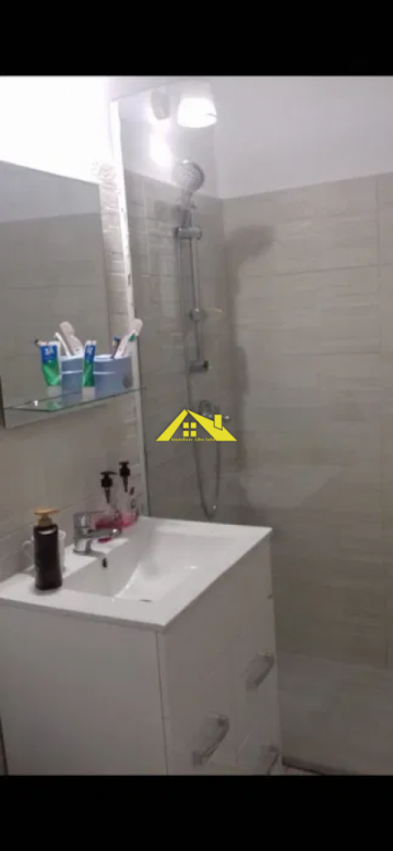 inchiriez-apartament-cetate-langa-mercur-4