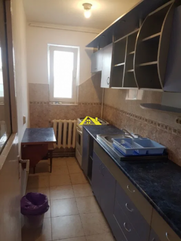 inchiriez-apartament-2-camere-b-dul-transilvaniei-2