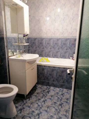 inchiriez-apartament-complet-mobilat-si-utilat-cetate-1