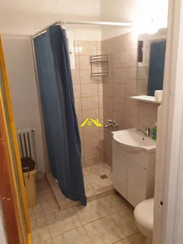 apartament-3-camere-zona-cetate-1