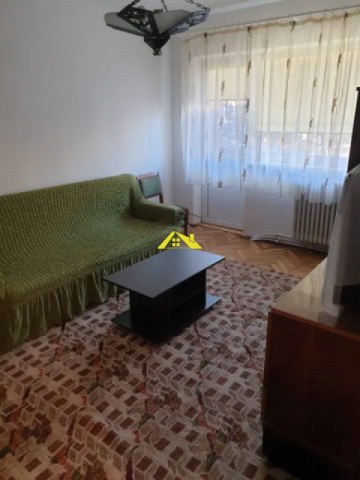 apartament-3-camere-zona-cetate-2