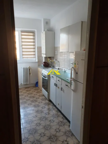 apartament-3-camere-zona-cetate-3