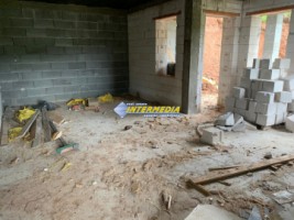 casa-noua-de-vanzare-la-rosu-pozitie-foarte-buna-cu-teren-730-mp-9