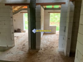 casa-noua-de-vanzare-la-rosu-pozitie-foarte-buna-cu-teren-730-mp-11