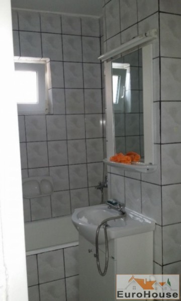 apartament-3-camere-decomandat-de-vanzare-zona-cetate-6