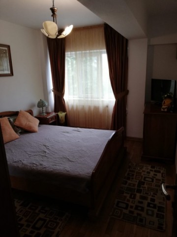 apartament-3-camere-decomandat-zona-casa-tineretului-pret-70000-euro-neg-2