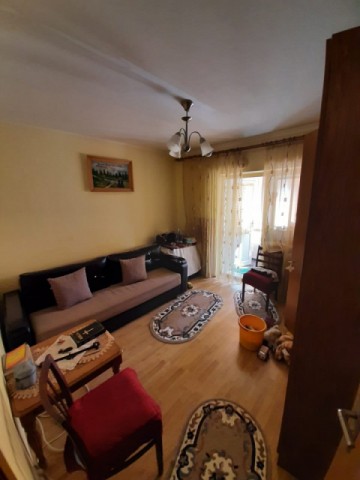 apartament-4-camere-decomandat-suprafata-de-77-mp-pret-65000-euro-neg-6