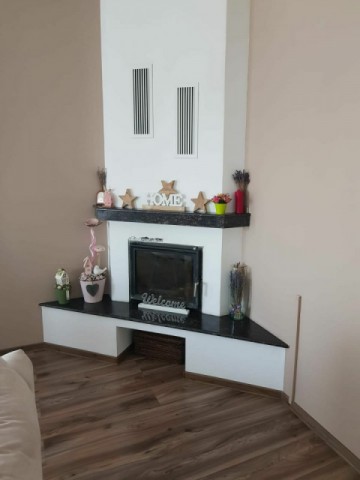 casa-la-cheie-4-camere-cu-2-bai-suprafata-200-mp-teren-650-mp-pret-170000-euro-2
