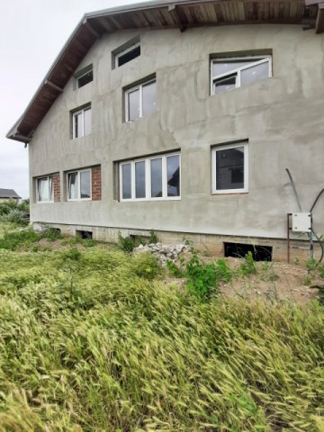 casa-la-rosu-suprafata-330-mp-teren-1120-mp-dp1-100000-euro-neg