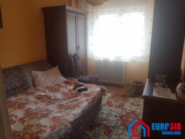 apartament-4-camere-zona-vasile-aaron-1