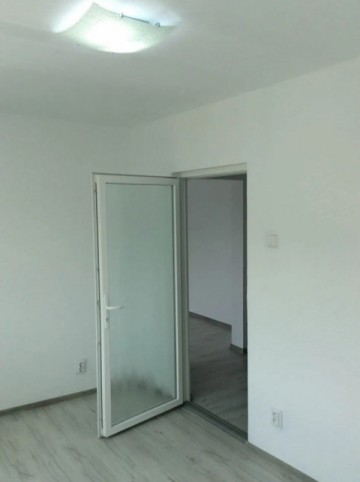 apartament-cu-2-camere-zona-scoala-nr11-3