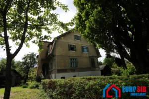 casa-singur-in-curte-1684-mp-teren-in-sibiu-zona-ultracentrala-1