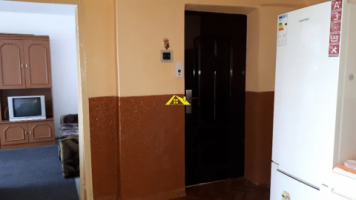 inchiriez-apartament-zona-cetate-mobilat-utilat-decomandatetaj-3-3