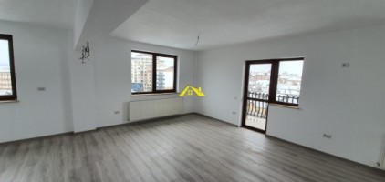 apartament-4-camere-in-bloc-nou