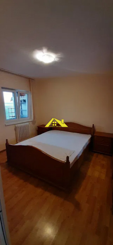 apartament-de-inchiriat-in-cetate-zona-piata-4