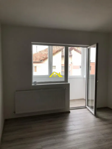 vand-apartament-2-camere-cetate-5
