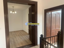 casa-de-inchiriat-in-cartierul-cetate-pretabila-cabinet-medical-spatiu-birouri-sau-locuit-4