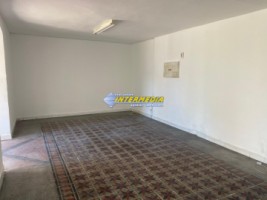 spatiu-comercial-de-vanzare-in-cetate-cu-100-mp-teren-2