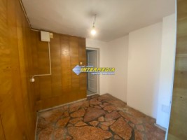 spatiu-comercial-de-vanzare-in-cetate-cu-100-mp-teren-9