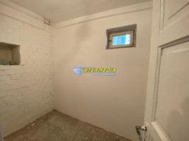 spatiu-comercial-de-vanzare-in-cetate-cu-100-mp-teren-11