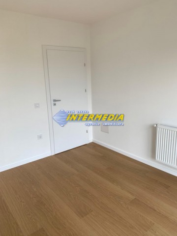 casa-noua-de-vanzare-finisata-la-cheie-pozitie-foarte-buna-in-cetate-10