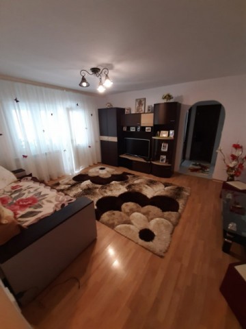 apartament-2-camere-zona-capat-1-mobilatutilat-renovat-et-1-50000-euro-neg-1