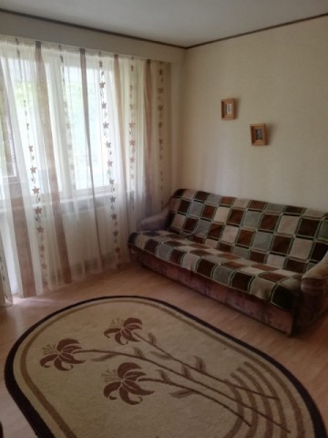 apartament-2-camere-zona-piata-mare-suprafata-de-47-mp-1100-lei