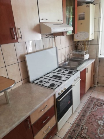 apartament-2-camere-zona-piata-mare-suprafata-de-47-mp-1100-lei-4