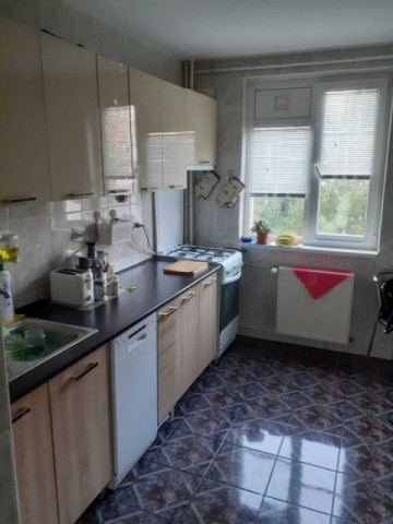 apartament-cu-3-camere-de-vanzare-piata-resita-3