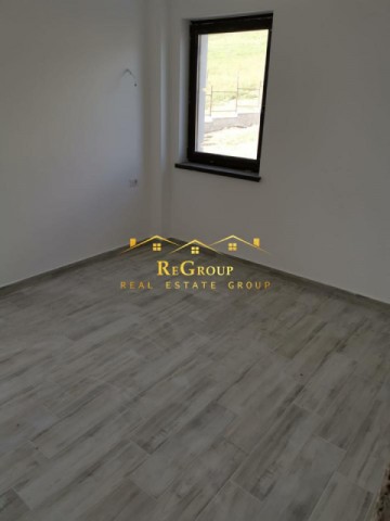 apartament-cu-2-camere-decomandat-in-rediu-3