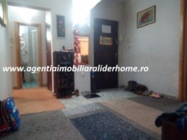 apartament-4-camere-decomandat-zona-capat-1-2