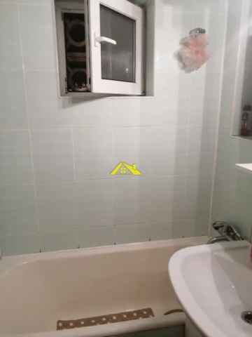 vand-apartament-cu-3-camere