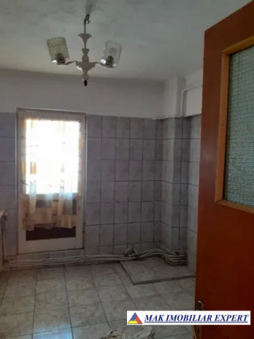 apartament-3-camere-cf-1-et-44-campulung-4