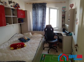 apartament-4-camere-zona-vasile-aaron-7