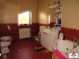 casa-semicentrala-cu-teren-14-ari-id-21870-8