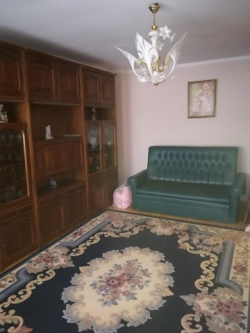 apartament-3-camere-zona-piata-mare-suprafata-de-65-mp-270-euro-neg-3